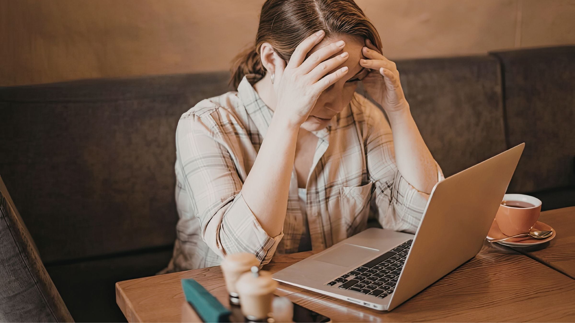 <span id="hs_cos_wrapper_name" class="hs_cos_wrapper hs_cos_wrapper_meta_field hs_cos_wrapper_type_text" style="" data-hs-cos-general-type="meta_field" data-hs-cos-type="text" >Cómo reducir la rotación desde el proceso de selección (y cuánto te está costando no hacerlo bien)</span>